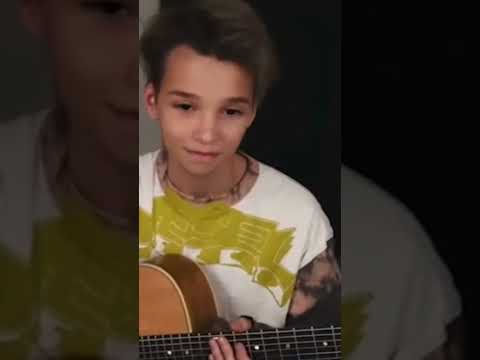 Прикол с гитарой YAMAHA, AkStar