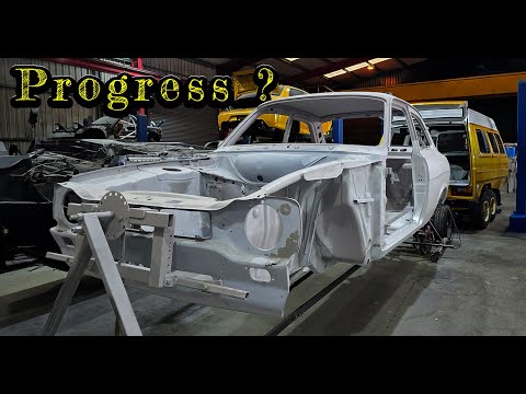 Getting Somewhere - Classic Escort RS2000 Restoration