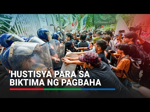 Ralliyista, pulis naggirian sa labas ng Office of the Ombudsman | ABS-CBN News