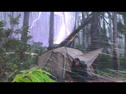 ‼️BAD WEATHER AND TERRIFYING THUNDERSTORM ⚡ CAMPING IN HEAVY RAIN ⛈️