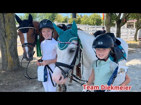 Dalina and Divia ride their first show jumping competition