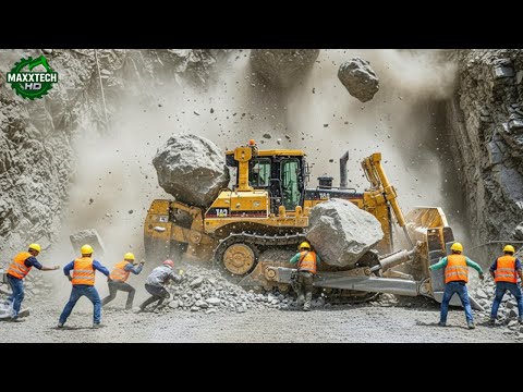 Jaw-Dropping Bulldozer Operator Skills Caught on Camera So Crazy You’d Think They’re Fake! #58