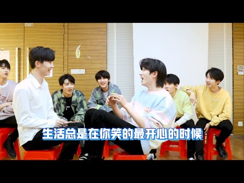 【TNT时代少年团 宋亚轩】后台娱乐时间 之 戳肺管子游戏!解锁游戏新规 捕捉日常小欢乐 || 1080HD