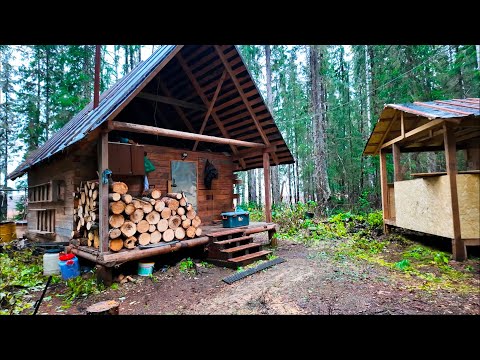 ОСЕНЮЕМ В ЛЕСНОМ ДОМЕ \ ЛЕС И РЕКА КОРМИТ \ ИЗБУ УКРЕПИЛИ ОТ МЕДВЕДЯ \ ЗИМА НА НОСУ