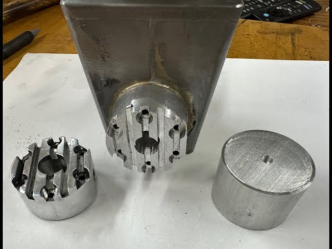 ODDS'N ENDS HIT'N MISS Engine Cylinder Head Part 10