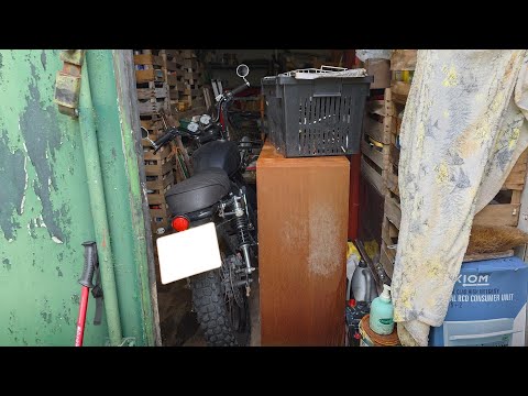 Vacant cars and antiques found at an Abandoned Estate