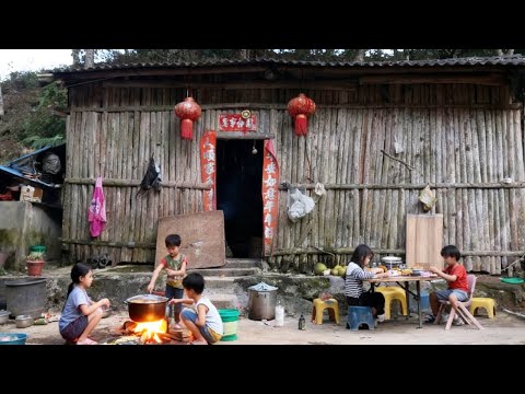 【一家七口隐居深山】爸爸山里做工孩子分工明确做好饭等爸爸，下一秒爸爸奖励孩子新拖鞋#农村生活#vlog#山居生活