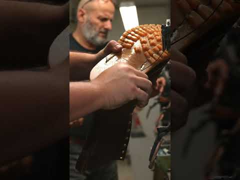 @MURPHYSDIESEL 's custom Honey Bisons getting stitched down 🔥 #jkboots  #bootmaking