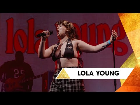 Lola Young - Messy (Glastonbury 2025)