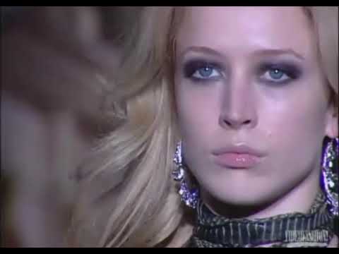Roberto Cavalli Fall Winter 2005 Fashion Show