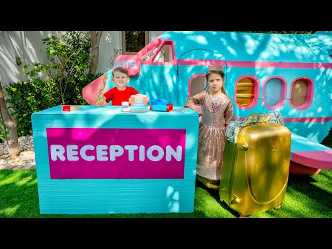 Maria's Cardboard World vs. the Golden Life of Rich Girls💰✨ A Fun Story About Friendship