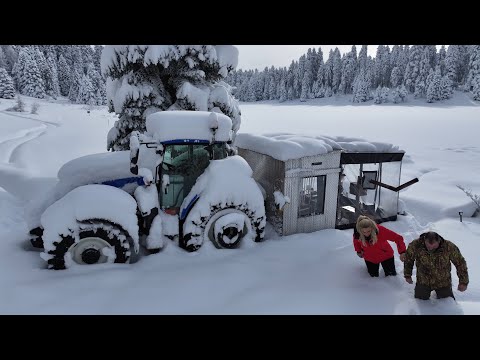 CAMPING IN HIGH SNOW WITH A PORTABLE FOREST HOT