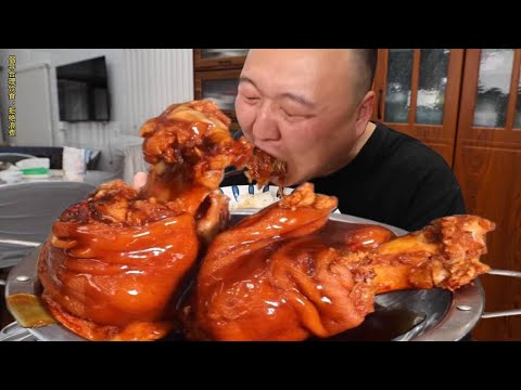 Simple ingredients are a real treat! Potatoes and eggplant are such a delicious combination!