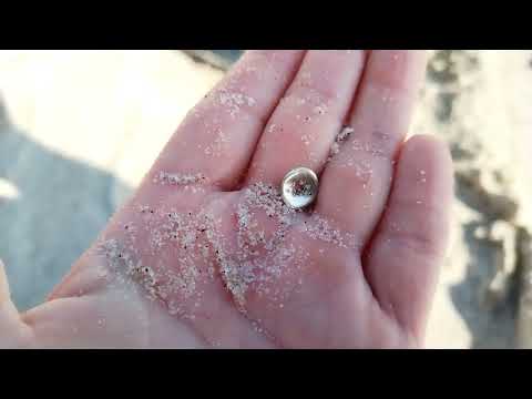 Пляжный коп - НАШЛИ ЧТО-ТО ИНТЕРЕСНОЕ - Новое видео с металлоискателем