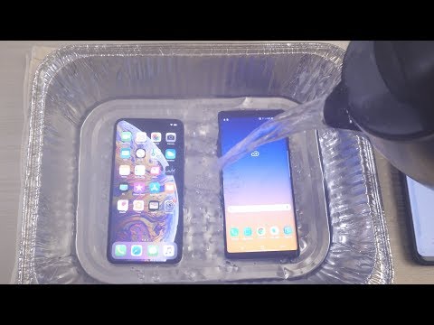 iPhone XS Max vs Samsung Note 9 HOT WATER Test! 🔥