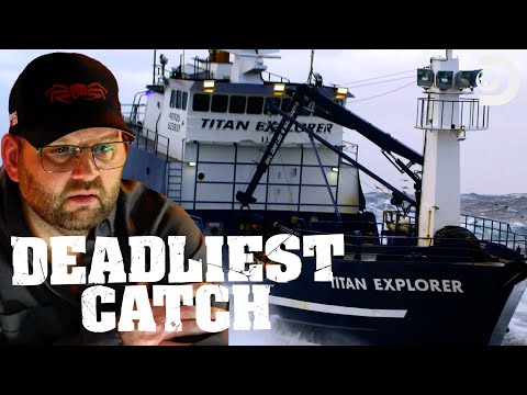 Riding the Typhoon 🌊 Deadliest Catch | Discovery