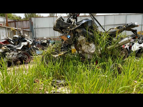 FROM A PILE OF SCRAP TO A 280 USD MASTERPIECE – RESTORING A BMW F800ST FROM THE JUNKYARD!