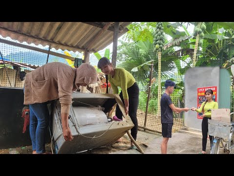 The girl went to an old woman's house to fix the washing machine and sell her old bicycle.