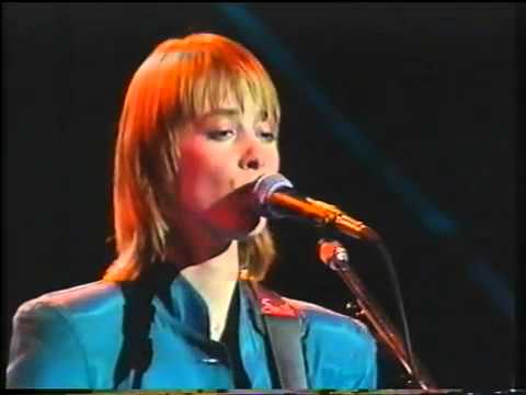 Suzanne Vega - Marlene on the Wall (1986)