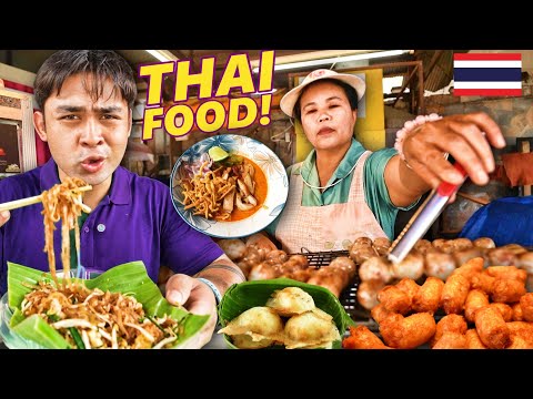 Eating 10 CHEAP Thai Street Food! 10 Must Eats in Chaing Mai🇹🇭
