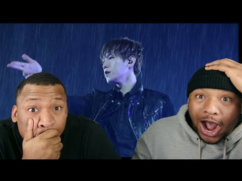 EXO MAMA - SMTOWN The Stage | TWINS REACTION | THIS IS EXO BEST PERFORMANCE!!!!!