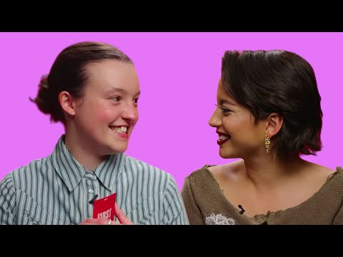 bella ramsey and isabela merced flirting for 5 minutes straight