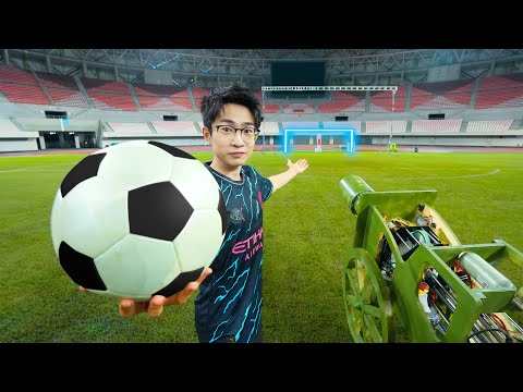 【何同學】不用腳，你能把球踢多遠？