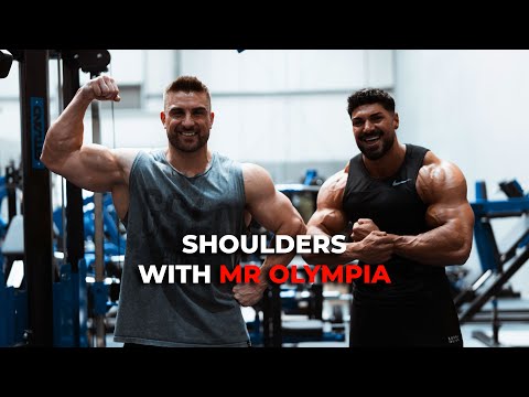 Shoulders with Mr.Olympia