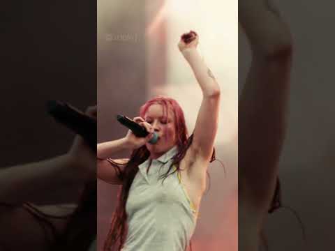 wet leg perform 'mangetout' live at laneway festival #wetleg #mangetout #livemusic #lanewayfestival