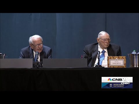Buffett and Munger on A.I. revolution: Old-fashion intelligence works pretty well