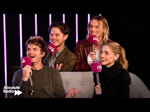 "People Are Going to Be SO Confused!" 🤣 Stranger Things Cast's 15-Sec Recaps & Upside Down Songs!