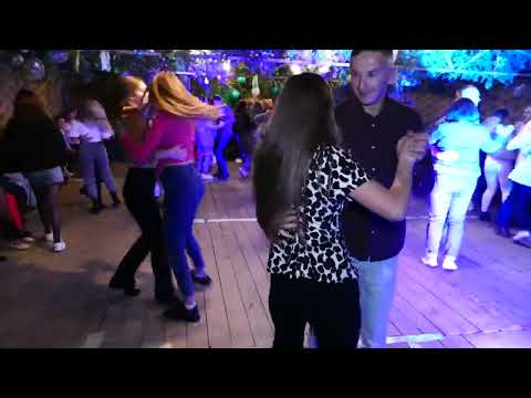 ТРИ ВЕСІЛЬНІ НАРОДНІ ПІСНІ. КРАЩІ ВЕСІЛЬНІ ПІСНІ