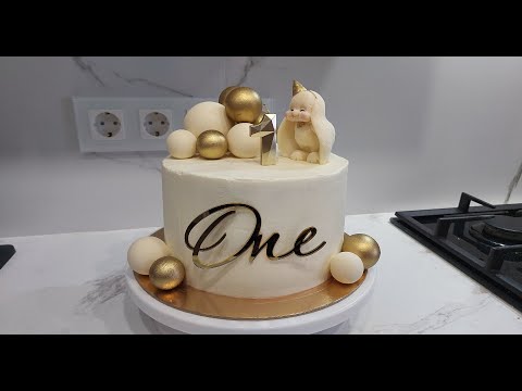 Бисквитный торт с начинкой из мангового мусса и малинового конфи