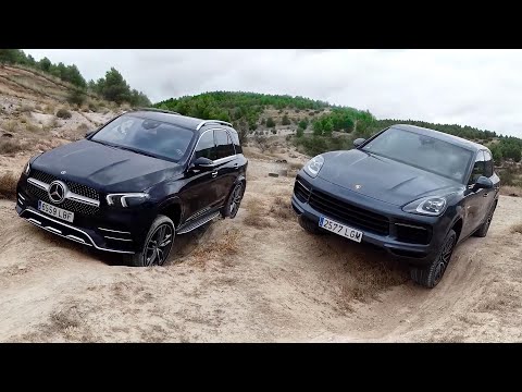 奔驰GLE跟卡宴过交叉轴越野对比，两辆车的四驱差距太大了