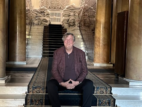 Stephen Fry into Ukraine
