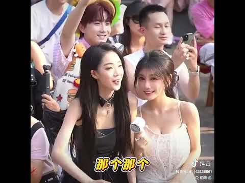 小伙太帅了，七位美女为他而来#王婆说媒#开封王婆#开封王婆太有梗了#王干娘#开封干娘