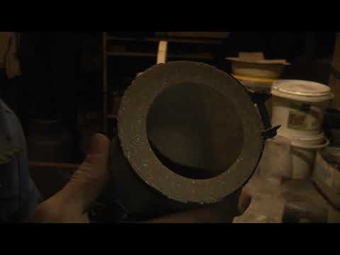 удачный тигель на каолиновом шамоте и непонятные структуры в слитке