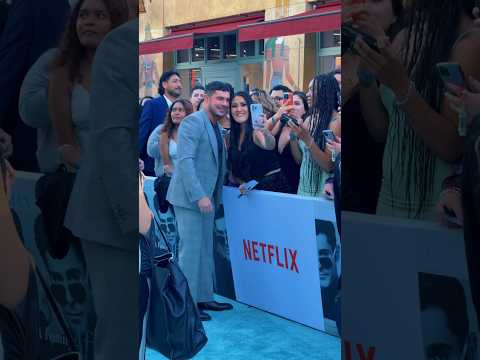 WHAT TEAM?!? #Wildcats ❤️❤️ #ZacEfron