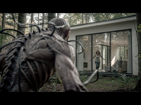 Aislada En Una Cabaña Tras Misión Espacial, Astronauta Descubre Que Un Monstruo Vino Con Ella