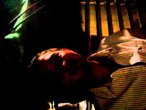 Pedro de Duelo saludandome