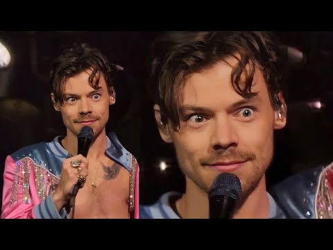 HARRY STYLES REACTIONS TO FANS SCREAMING