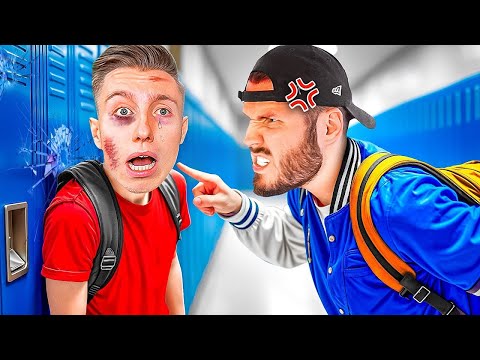 Welcher YOUTUBER ist der GEMEINSTE in der SCHULE?!