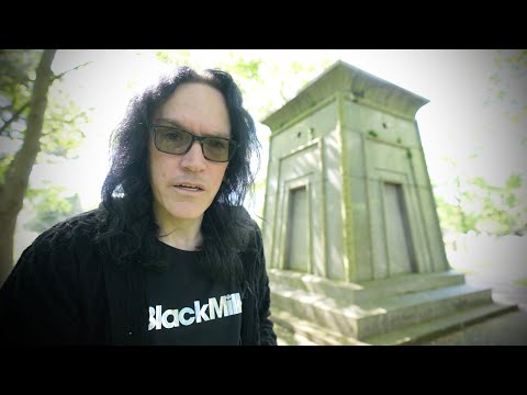 Strange Graves In London - The Time Machine in a London Cemetery 4K