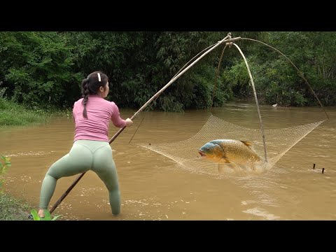 Young Girl's Fishing on River, Ancient Fishing Method, Fishing With Trawl Nets, Catch a Lot Of Fish