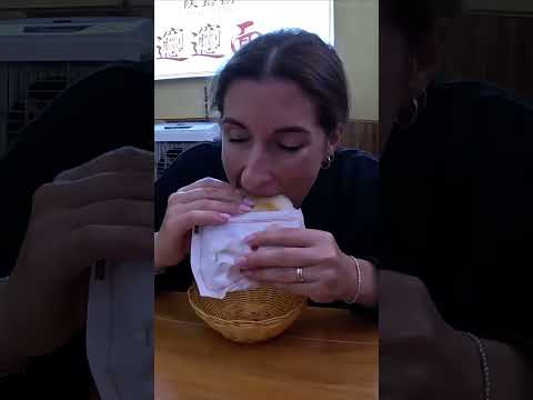 L'Hamburger più ANTICO del Mondo: Rò-Gia-Mò | Reazione di Stefi