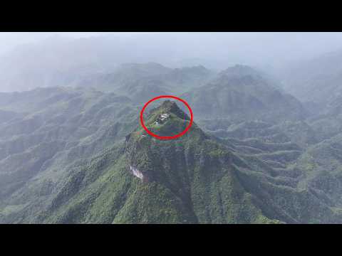 A hermit in Guizhou lived in seclusion on the top of a mountain to practice, isolated from the world