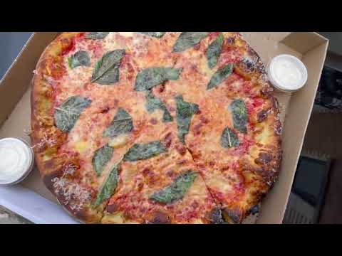 Pizza Bouquet in Montreal, Quebec... Best ACCOUNTABILITY in a pizza place