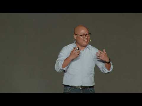 Encourage critical thinking with 3 questions | Brian Oshiro | TEDxXiguan