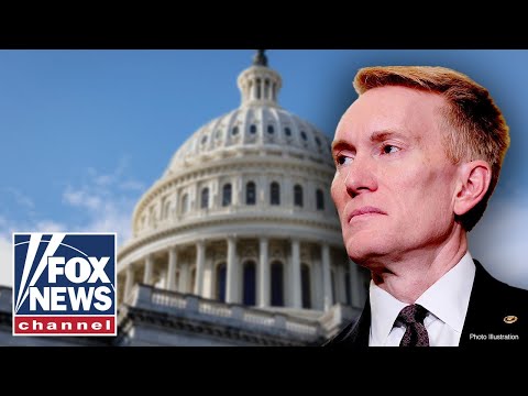 Senator wonders 'now what happens?' as government fails vote to pay federal workers