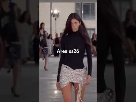 loved the concept & it was a great comeback after a hiatus #nyfw #fashionweek #newyorkfashionweek